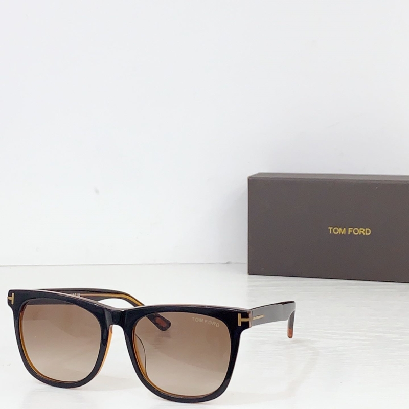 TOM FORD